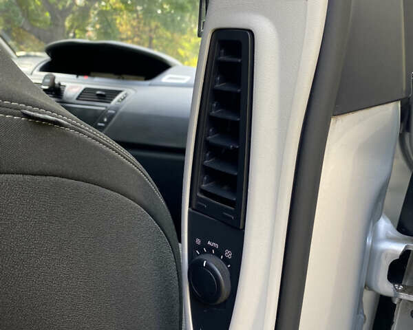 Ситроен С4 Пикассо, объемом двигателя 1.6 л и пробегом 275 тыс. км за 6700 $, фото 18 на Automoto.ua