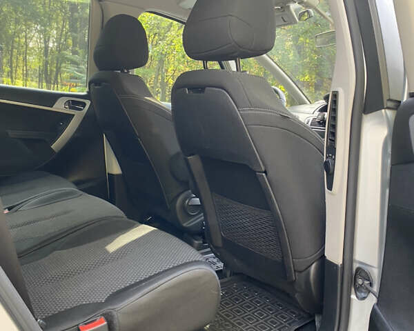 Ситроен С4 Пикассо, объемом двигателя 1.6 л и пробегом 275 тыс. км за 6700 $, фото 17 на Automoto.ua