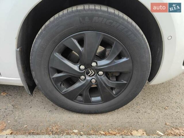 Сітроен С4 Пікассо 2014 у Києві на Automoto.ua Сітроен С4 Пікассо, об'ємом двигуна 1.56 л та пробігом 172 тис. км за 11000 $, фото 16 на Automoto.ua