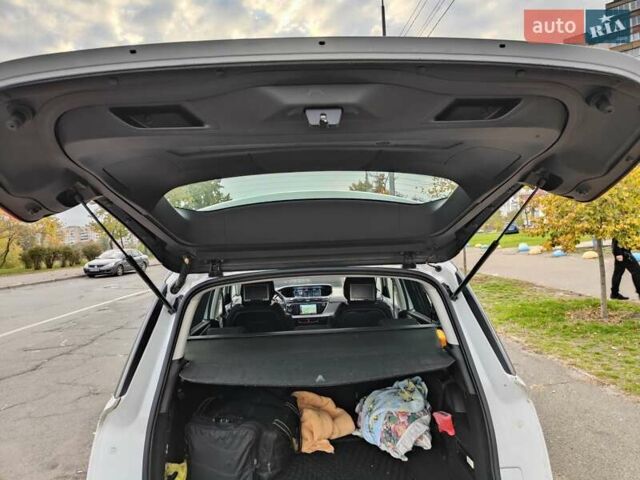 Сітроен С4 Пікассо 2014 у Києві на Automoto.ua Сітроен С4 Пікассо, об'ємом двигуна 1.56 л та пробігом 172 тис. км за 11000 $, фото 26 на Automoto.ua