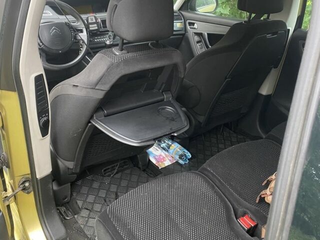 Желтый Ситроен С4 Пикассо, объемом двигателя 1.6 л и пробегом 333 тыс. км за 4600 $, фото 6 на Automoto.ua