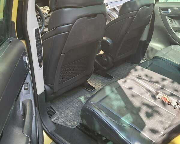 Желтый Ситроен С4 Пикассо, объемом двигателя 2 л и пробегом 310 тыс. км за 5900 $, фото 13 на Automoto.ua