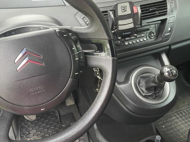 Желтый Ситроен С4 Пикассо, объемом двигателя 1.6 л и пробегом 333 тыс. км за 4600 $, фото 5 на Automoto.ua