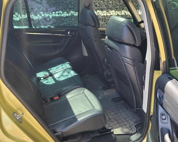 Желтый Ситроен С4 Пикассо, объемом двигателя 2 л и пробегом 310 тыс. км за 5900 $, фото 10 на Automoto.ua