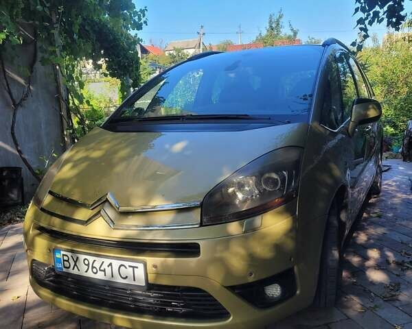 Желтый Ситроен С4 Пикассо, объемом двигателя 2 л и пробегом 310 тыс. км за 5900 $, фото 3 на Automoto.ua
