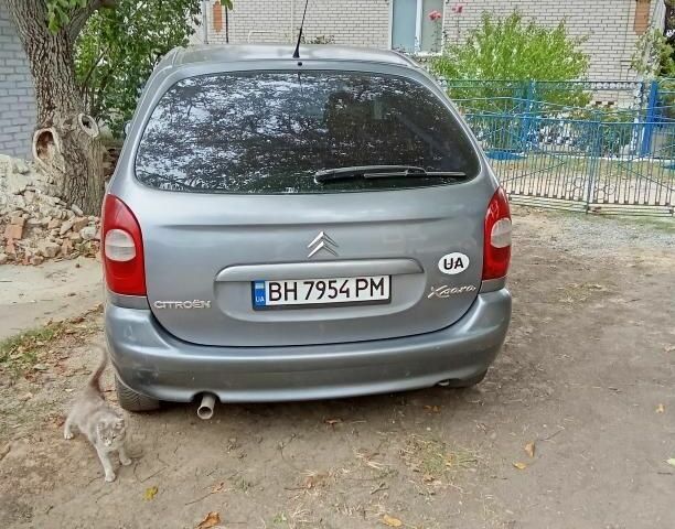 Серый Ситроен С4 Пикассо, объемом двигателя 1.7 л и пробегом 277 тыс. км за 3500 $, фото 9 на Automoto.ua