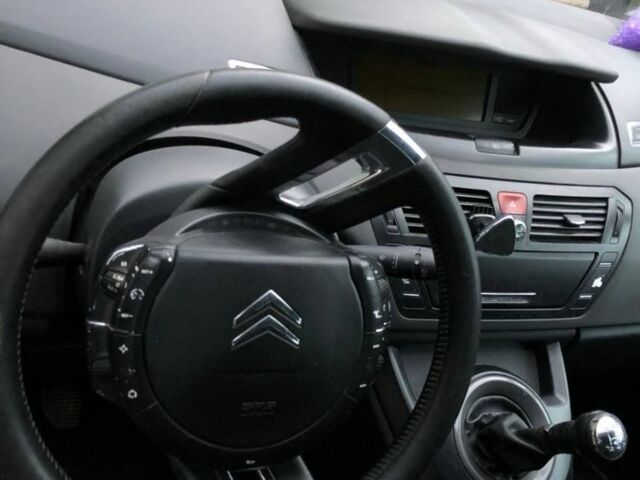 Сірий Сітроен С4 Пікассо, об'ємом двигуна 1.6 л та пробігом 300 тис. км за 4800 $, фото 14 на Automoto.ua