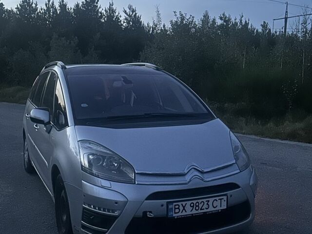 Серый Ситроен С4 Пикассо, объемом двигателя 2 л и пробегом 270 тыс. км за 10500 $, фото 2 на Automoto.ua