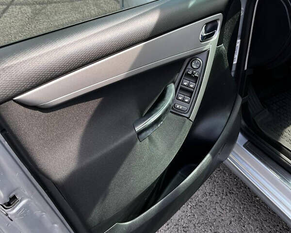 Серый Ситроен С4 Пикассо, объемом двигателя 2 л и пробегом 370 тыс. км за 5399 $, фото 10 на Automoto.ua