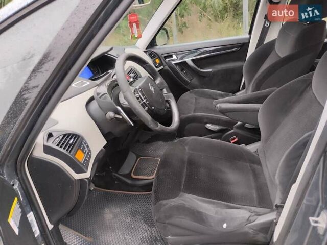 Сітроен С4 Пікассо 2006 у Кременце на Automoto.ua Сірий Сітроен С4 Пікассо, об'ємом двигуна 2 л та пробігом 300 тис. км за 4950 $, фото 4 на Automoto.ua