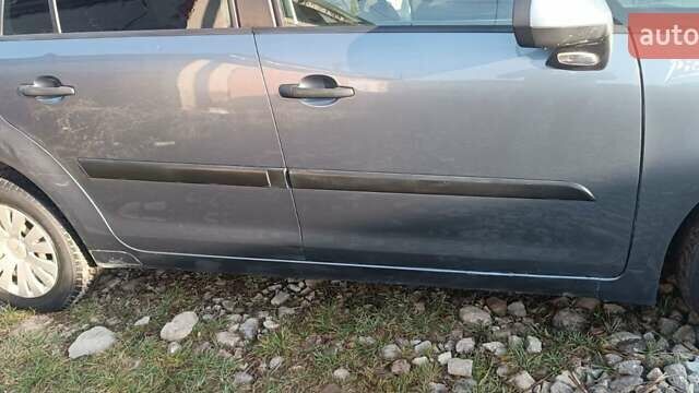 Серый Ситроен С4 Пикассо, объемом двигателя 1.75 л и пробегом 262 тыс. км за 3950 $, фото 13 на Automoto.ua