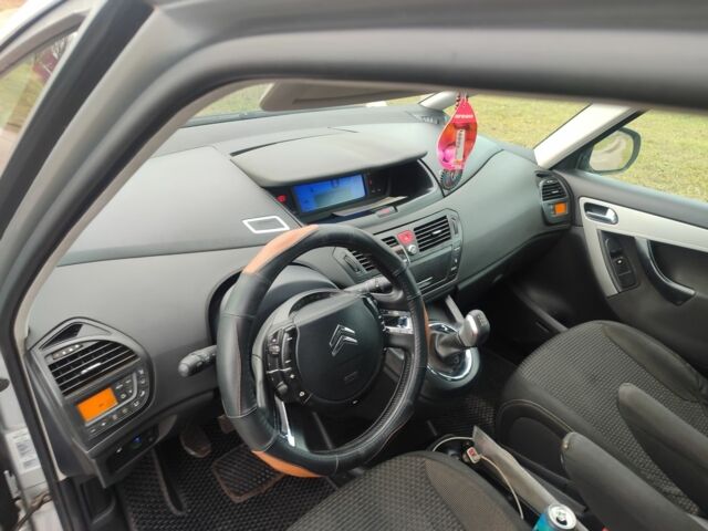 Серый Ситроен С4 Пикассо, объемом двигателя 1.7 л и пробегом 328 тыс. км за 5200 $, фото 4 на Automoto.ua