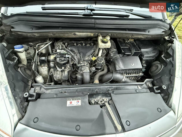 Серый Ситроен С4 Пикассо, объемом двигателя 2 л и пробегом 281 тыс. км за 5500 $, фото 6 на Automoto.ua