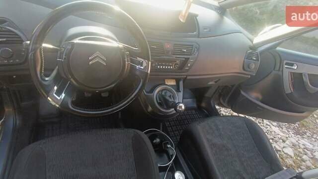 Серый Ситроен С4 Пикассо, объемом двигателя 1.75 л и пробегом 262 тыс. км за 3950 $, фото 7 на Automoto.ua