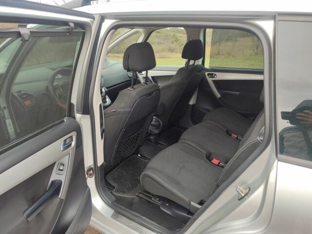 Серый Ситроен С4 Пикассо, объемом двигателя 1.7 л и пробегом 328 тыс. км за 5200 $, фото 5 на Automoto.ua