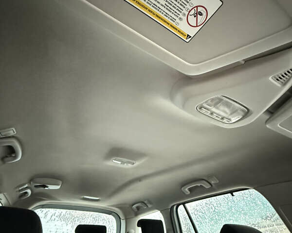 Серый Ситроен С4 Пикассо, объемом двигателя 2 л и пробегом 281 тыс. км за 5500 $, фото 9 на Automoto.ua