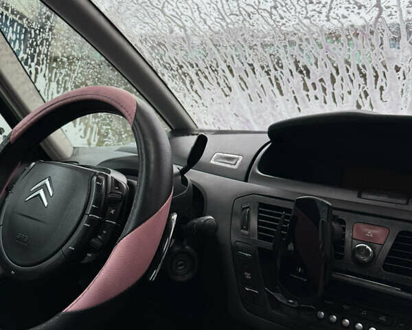 Серый Ситроен С4 Пикассо, объемом двигателя 2 л и пробегом 281 тыс. км за 5500 $, фото 8 на Automoto.ua