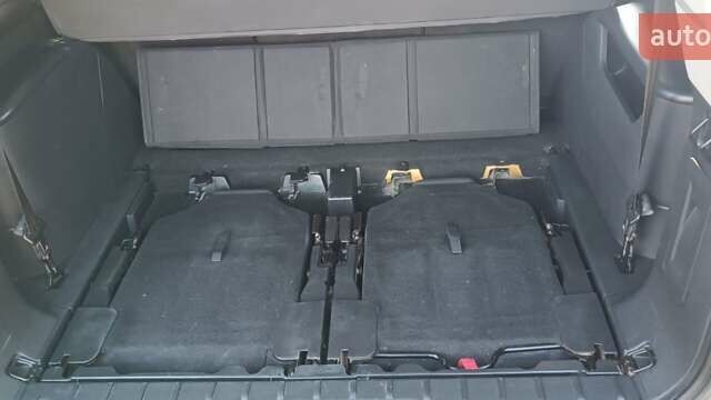 Серый Ситроен С4 Пикассо, объемом двигателя 1.75 л и пробегом 262 тыс. км за 3950 $, фото 9 на Automoto.ua