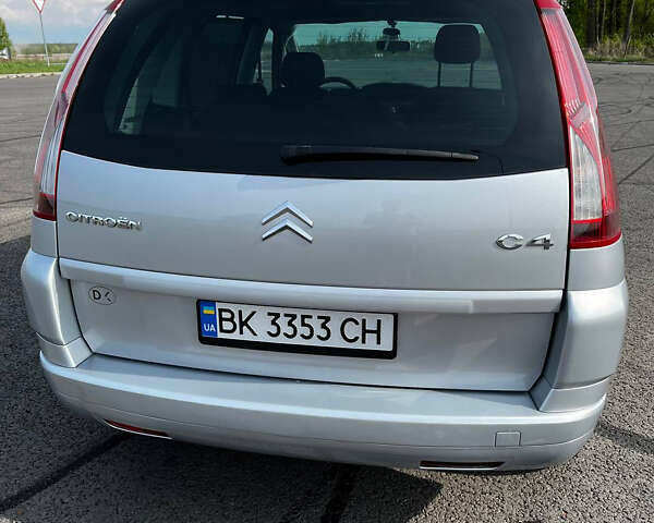 Серый Ситроен С4 Пикассо, объемом двигателя 2 л и пробегом 370 тыс. км за 5399 $, фото 2 на Automoto.ua