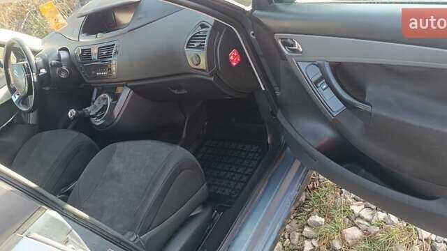 Серый Ситроен С4 Пикассо, объемом двигателя 1.75 л и пробегом 262 тыс. км за 3950 $, фото 12 на Automoto.ua