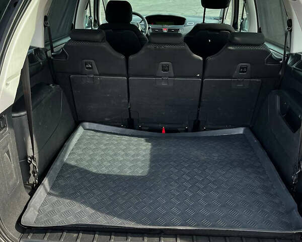 Серый Ситроен С4 Пикассо, объемом двигателя 2 л и пробегом 370 тыс. км за 5399 $, фото 16 на Automoto.ua