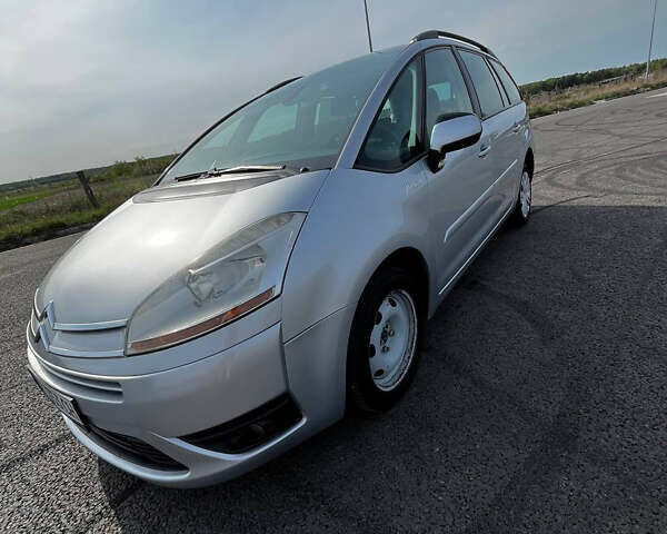 Серый Ситроен С4 Пикассо, объемом двигателя 2 л и пробегом 370 тыс. км за 5399 $, фото 4 на Automoto.ua