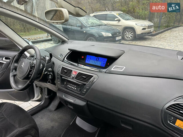 Сірий Сітроен С4 Пікассо, об'ємом двигуна 2 л та пробігом 220 тис. км за 4990 $, фото 3 на Automoto.ua