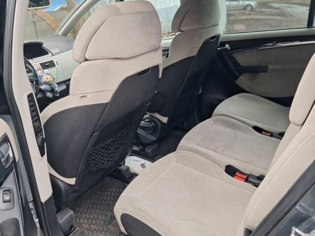 Серый Ситроен С4 Пикассо, объемом двигателя 2 л и пробегом 285 тыс. км за 5900 $, фото 7 на Automoto.ua