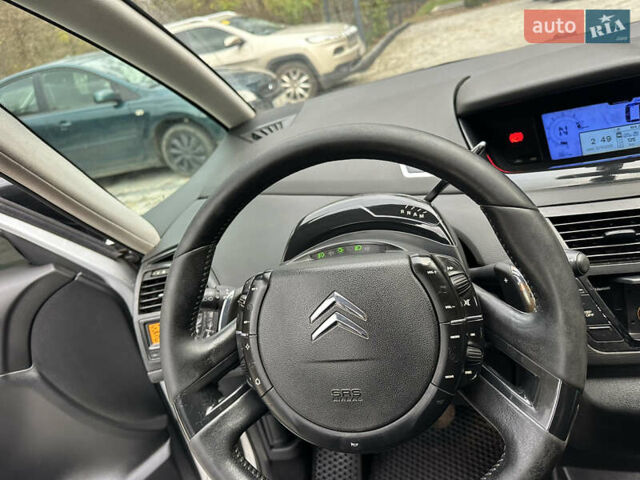 Сірий Сітроен С4 Пікассо, об'ємом двигуна 2 л та пробігом 220 тис. км за 4990 $, фото 24 на Automoto.ua