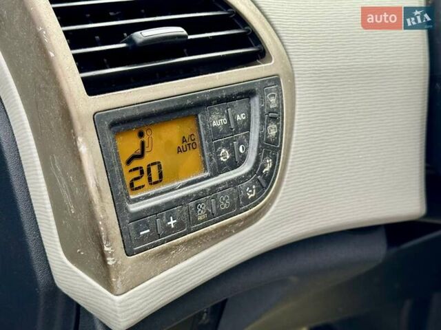 Сірий Сітроен С4 Пікассо, об'ємом двигуна 1.75 л та пробігом 222 тис. км за 4899 $, фото 22 на Automoto.ua