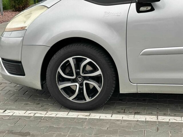 Серый Ситроен С4 Пикассо, объемом двигателя 1.6 л и пробегом 285 тыс. км за 4000 $, фото 9 на Automoto.ua