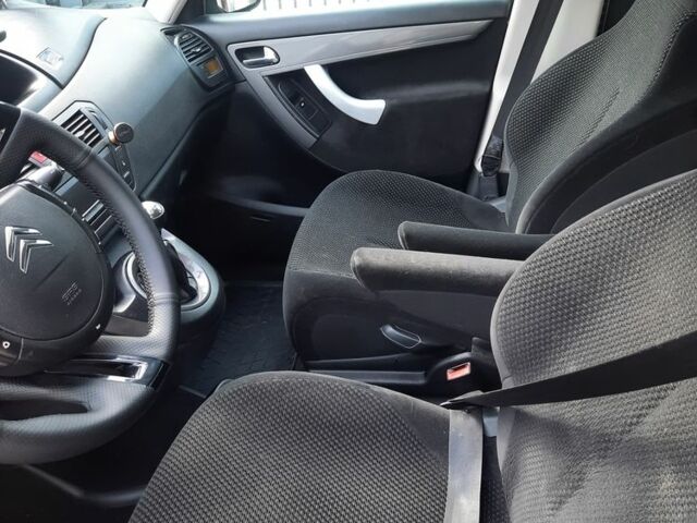 Серый Ситроен С4 Пикассо, объемом двигателя 1.6 л и пробегом 230 тыс. км за 4950 $, фото 5 на Automoto.ua