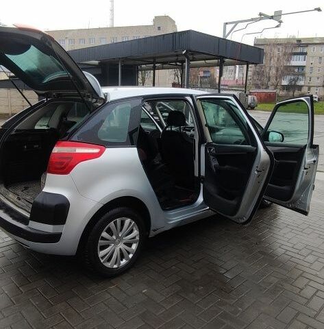 Серый Ситроен С4 Пикассо, объемом двигателя 1.6 л и пробегом 302 тыс. км за 4800 $, фото 1 на Automoto.ua