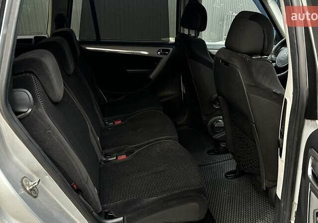 Сірий Сітроен С4 Пікассо, об'ємом двигуна 1.56 л та пробігом 321 тис. км за 4800 $, фото 2 на Automoto.ua