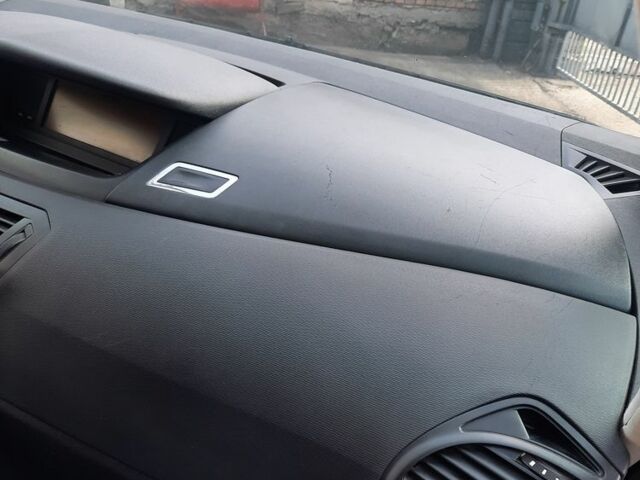 Серый Ситроен С4 Пикассо, объемом двигателя 1.6 л и пробегом 230 тыс. км за 4950 $, фото 3 на Automoto.ua