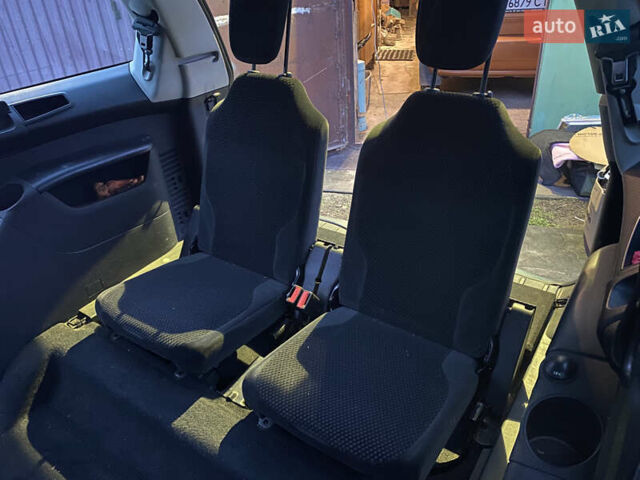 Серый Ситроен С4 Пикассо, объемом двигателя 1.56 л и пробегом 285 тыс. км за 5700 $, фото 30 на Automoto.ua