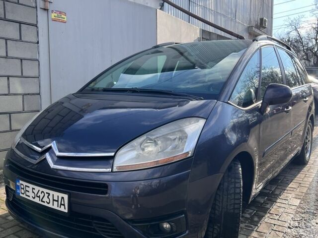 Серый Ситроен С4 Пикассо, объемом двигателя 2 л и пробегом 200 тыс. км за 4300 $, фото 2 на Automoto.ua