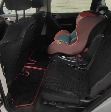 Серый Ситроен С4 Пикассо, объемом двигателя 1.6 л и пробегом 302 тыс. км за 4800 $, фото 2 на Automoto.ua