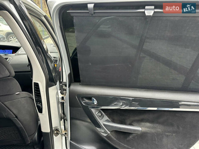 Сірий Сітроен С4 Пікассо, об'ємом двигуна 2 л та пробігом 220 тис. км за 4990 $, фото 36 на Automoto.ua