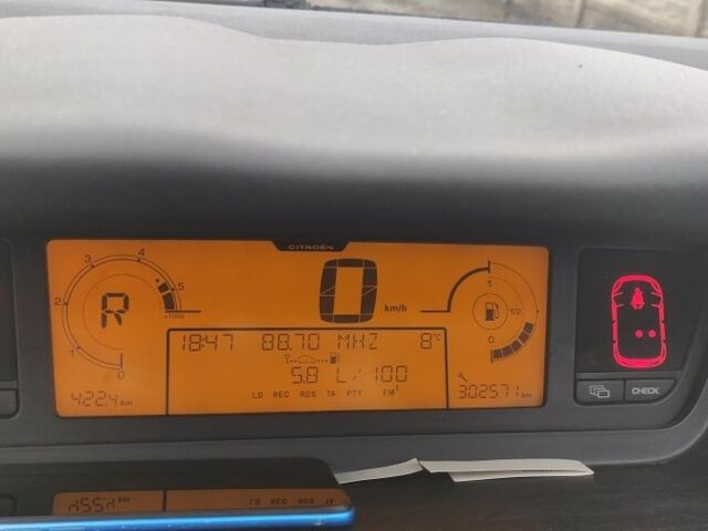 Серый Ситроен С4 Пикассо, объемом двигателя 1.6 л и пробегом 302 тыс. км за 4800 $, фото 5 на Automoto.ua