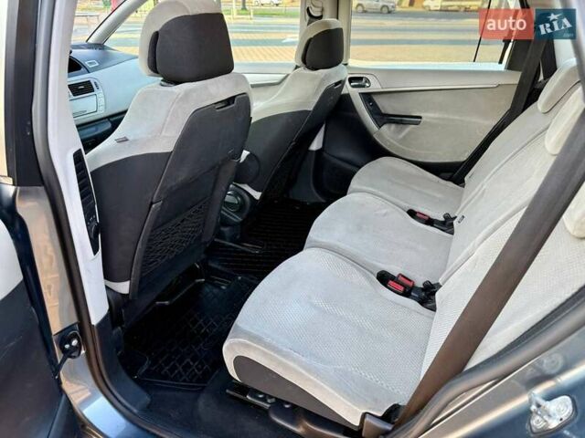 Сірий Сітроен С4 Пікассо, об'ємом двигуна 1.56 л та пробігом 276 тис. км за 5400 $, фото 24 на Automoto.ua