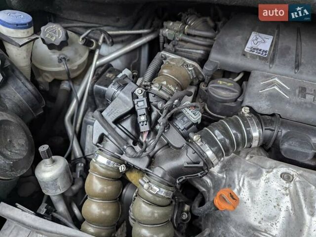 Сірий Сітроен С4 Пікассо, об'ємом двигуна 1.6 л та пробігом 123 тис. км за 5200 $, фото 6 на Automoto.ua