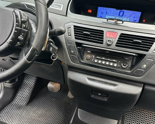 Сірий Сітроен С4 Пікассо, об'ємом двигуна 2 л та пробігом 220 тис. км за 4990 $, фото 25 на Automoto.ua