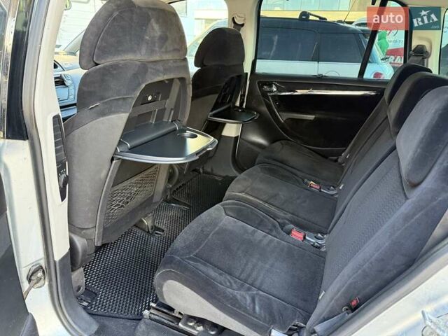 Сірий Сітроен С4 Пікассо, об'ємом двигуна 2 л та пробігом 220 тис. км за 4900 $, фото 12 на Automoto.ua