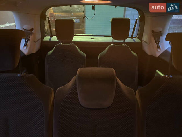 Серый Ситроен С4 Пикассо, объемом двигателя 1.56 л и пробегом 285 тыс. км за 5700 $, фото 33 на Automoto.ua