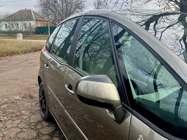 Сірий Сітроен С4 Пікассо, об'ємом двигуна 1.6 л та пробігом 167 тис. км за 5600 $, фото 3 на Automoto.ua