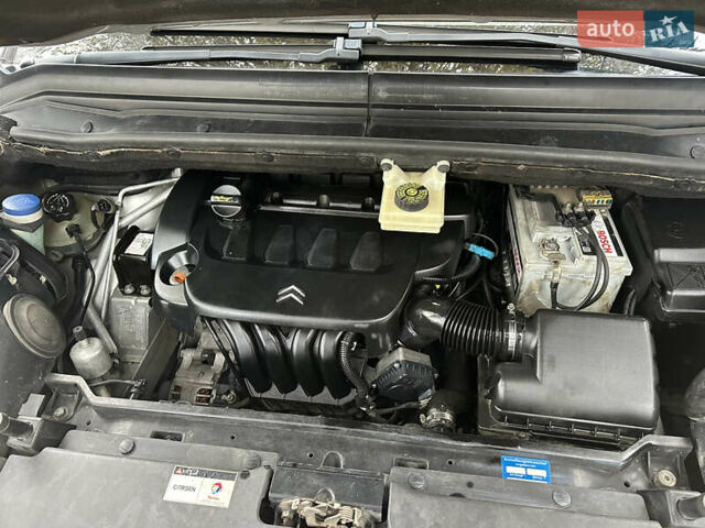 Сірий Сітроен С4 Пікассо, об'ємом двигуна 2 л та пробігом 220 тис. км за 4990 $, фото 41 на Automoto.ua