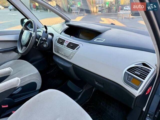 Сірий Сітроен С4 Пікассо, об'ємом двигуна 1.56 л та пробігом 276 тис. км за 5400 $, фото 20 на Automoto.ua
