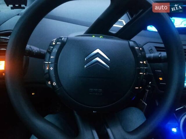 Сірий Сітроен С4 Пікассо, об'ємом двигуна 1.56 л та пробігом 276 тис. км за 5450 $, фото 8 на Automoto.ua