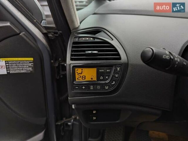 Сірий Сітроен С4 Пікассо, об'ємом двигуна 1.6 л та пробігом 123 тис. км за 5200 $, фото 12 на Automoto.ua